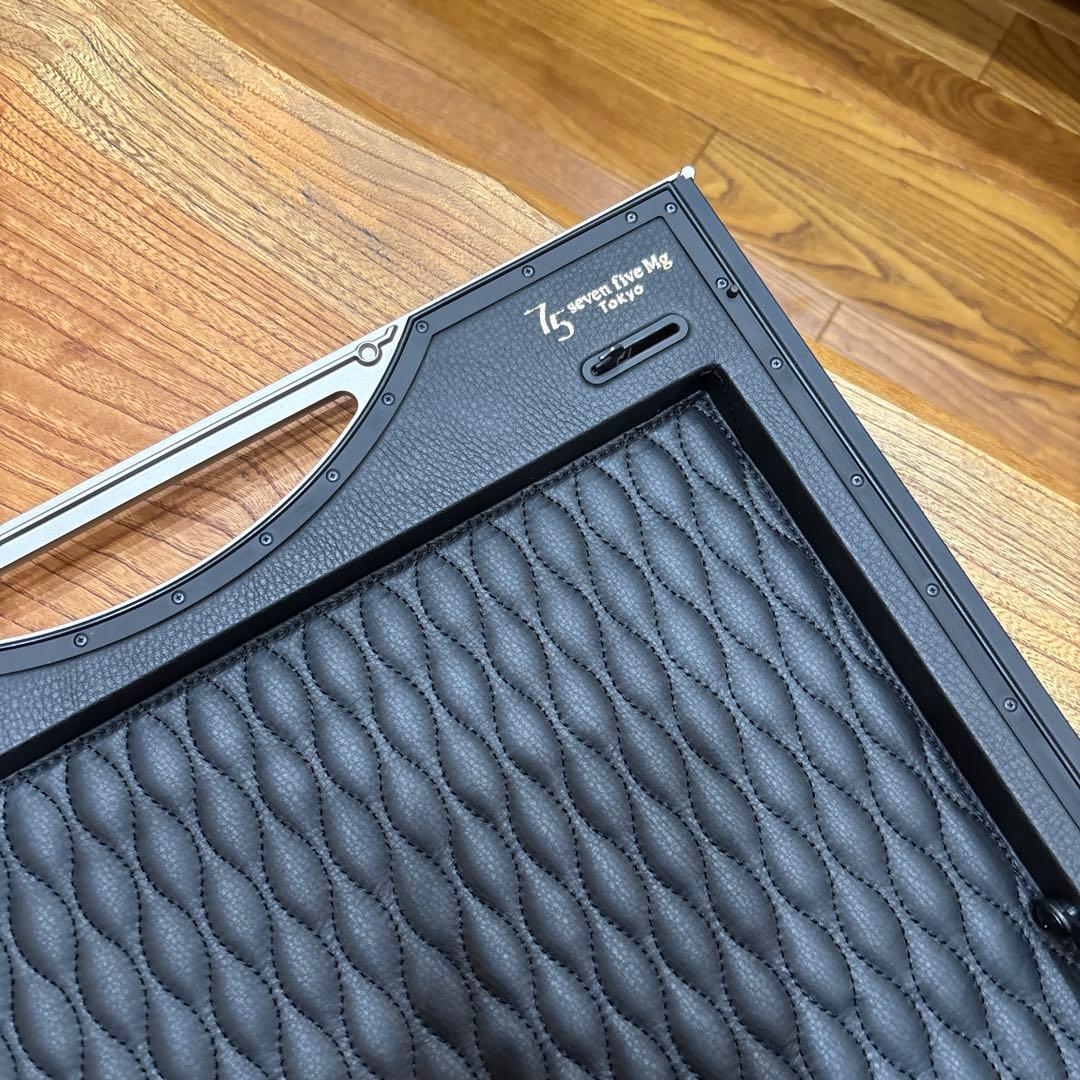 軽くて丈夫な黒のマグネシウムのアタッシュケース