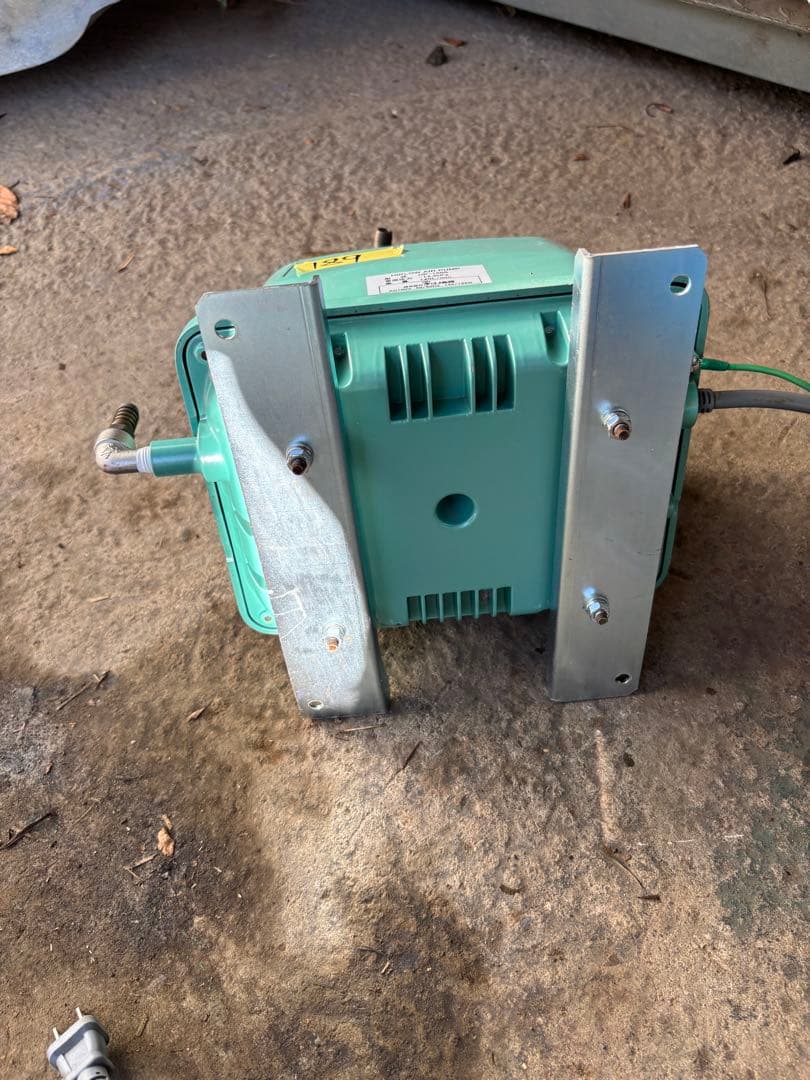 中古品。HIBLOW AIR PUMP HP-150S。