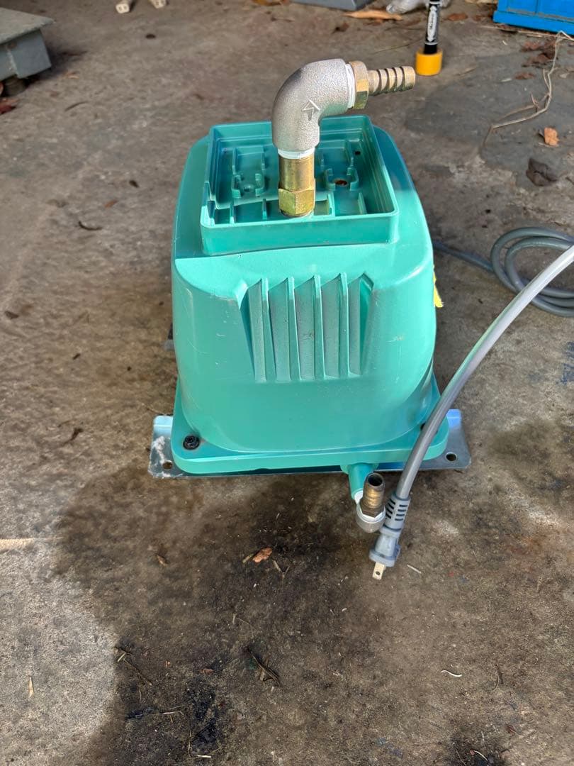 中古品。HIBLOW AIR PUMP HP-150S。