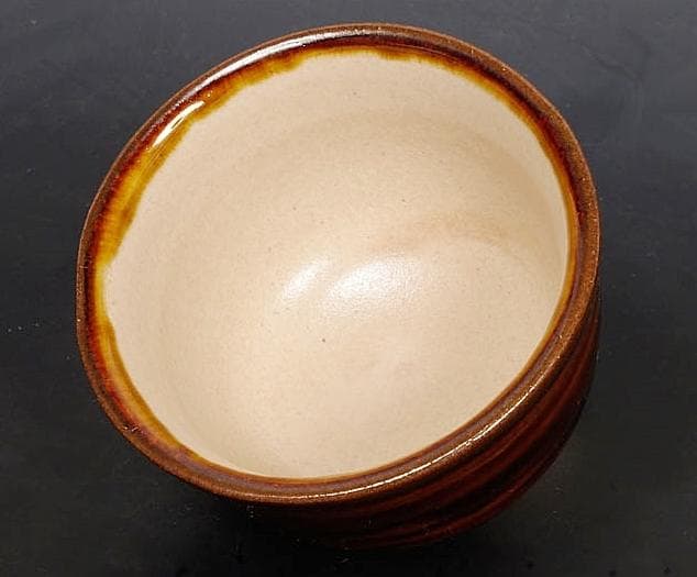 芸術院会員　文化勲章　大樋年朗　飴釉ぐい呑　M35