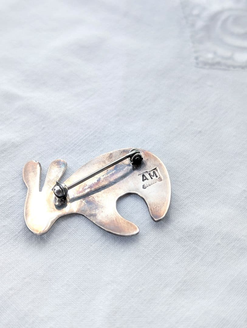 【Navajo】インディアンジュエリーブローチ/AM刻印うさぎモチーフ