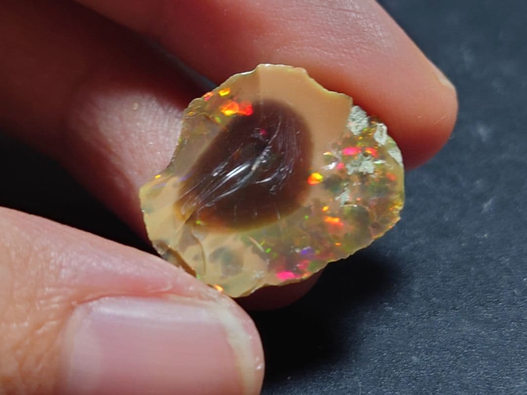 希少　エッグ　エチオピアウェロ産　オパール　原石　鉱物標本　ジュエリーグレード