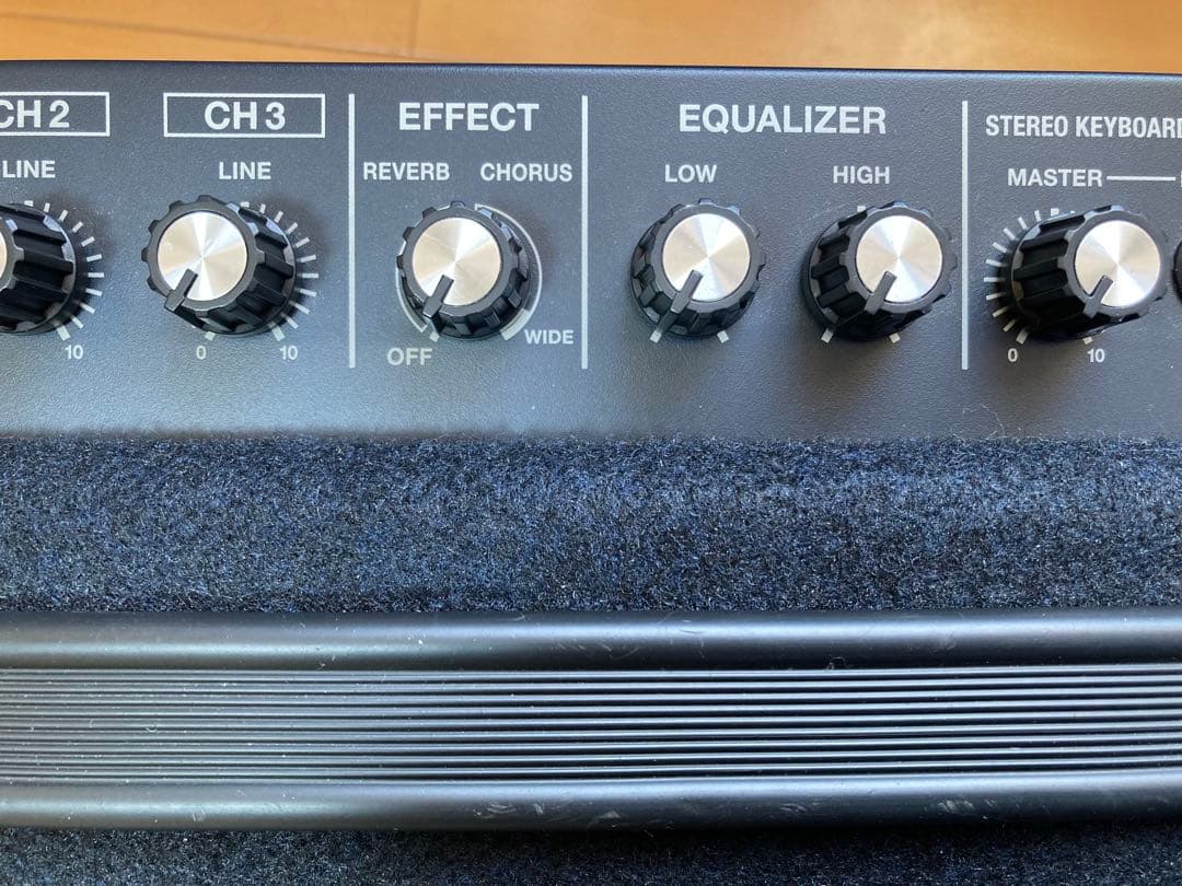 ローランド・ステレオ・キーボード・アンプ　KC-220 純正ACアダプタ付 送込