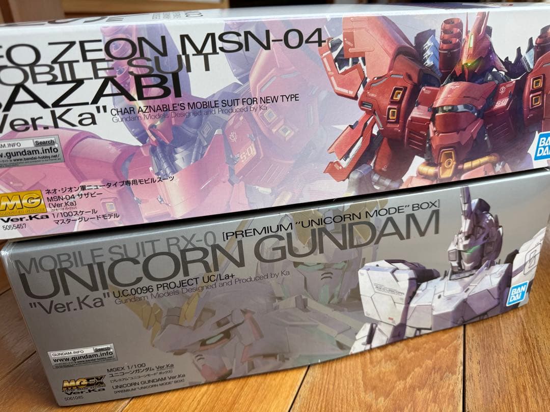 MG サザビー Ver.Ka＋MGEXユニコーンガンダムVer.Ka