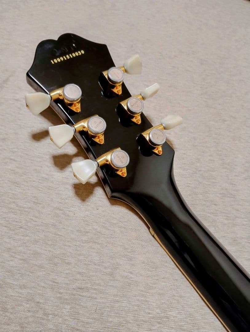 Epiphone BBking Lucille Gibson PUカスタムモデル