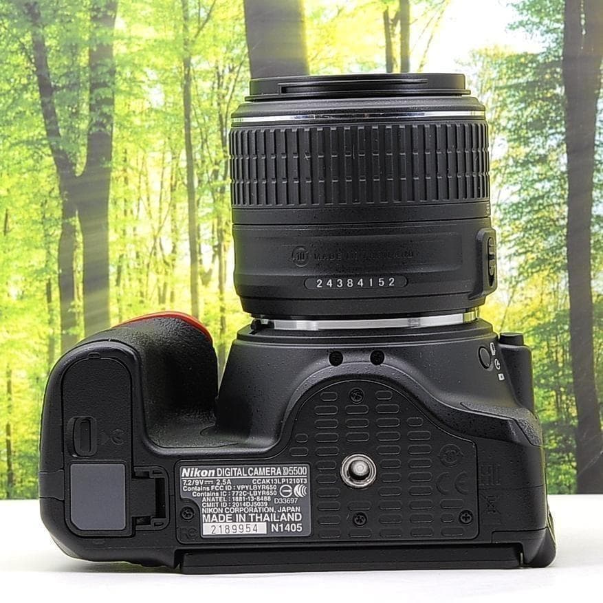 ショット数7259枚！スマホ転送機能付☆ニコン D5500☆液晶タッチ操作