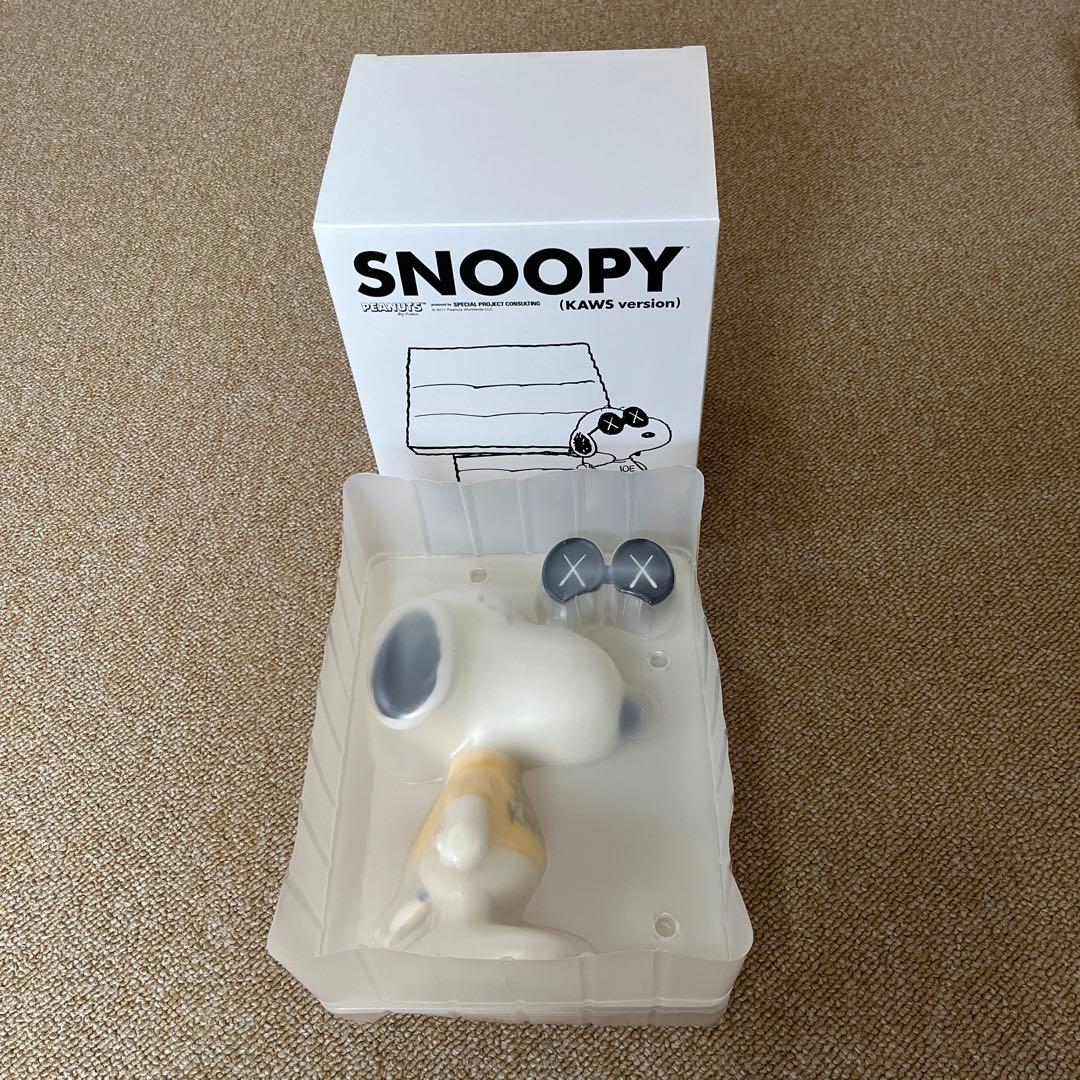 KAWS SNOOPY フィギュア　オリジナルフェイク　カウズ