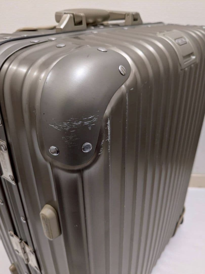 リモワ トパーズ TOPAS 45L 4輪 RIMOWA チタニウム