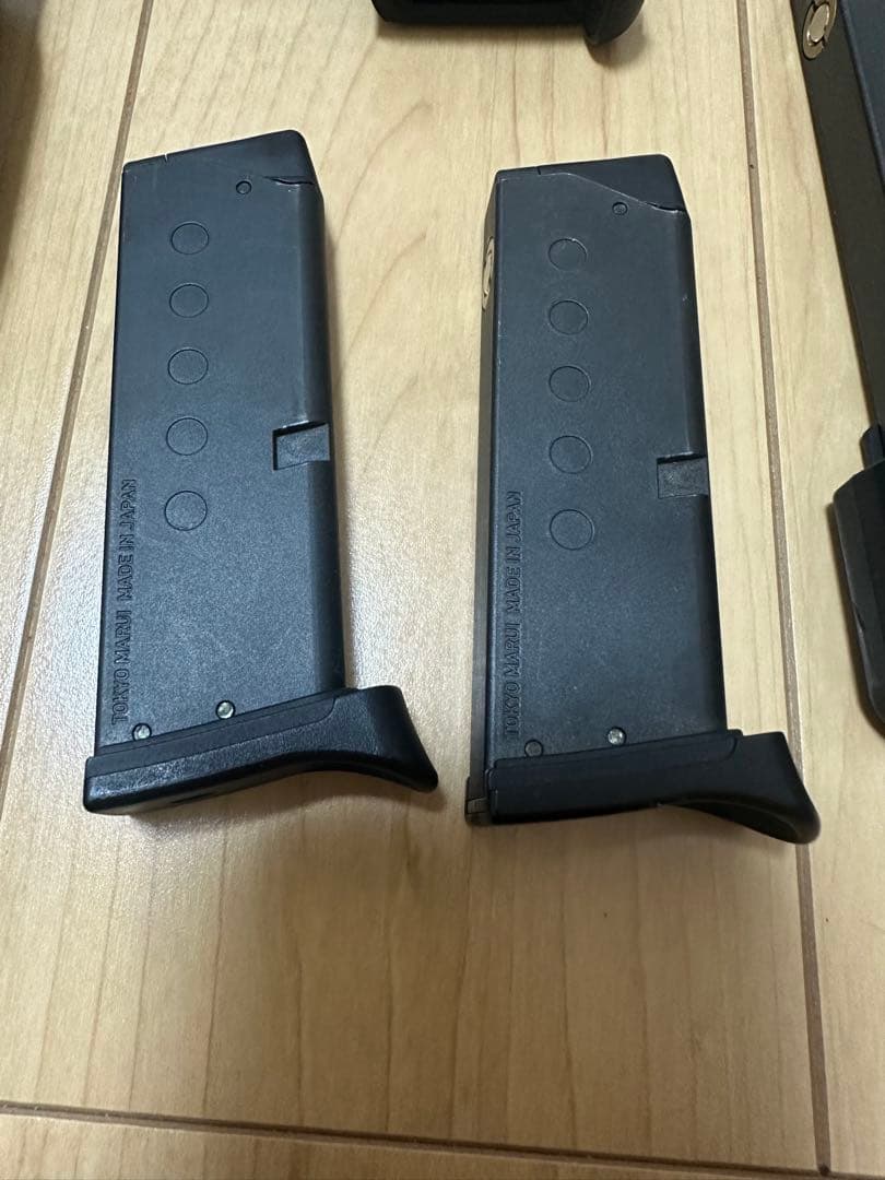 東京マルイ　LCP ガスガン　予備マガジン2本　専用ホルスターセット　18歳以上