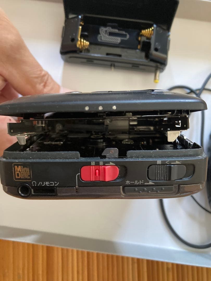 SONY MD WALKMAN MZ-R2 ポータブル　ジャンク　通電確認