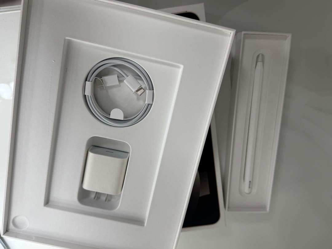 Apple iPad Air (第5世代)64GBスターライトPencil 付き