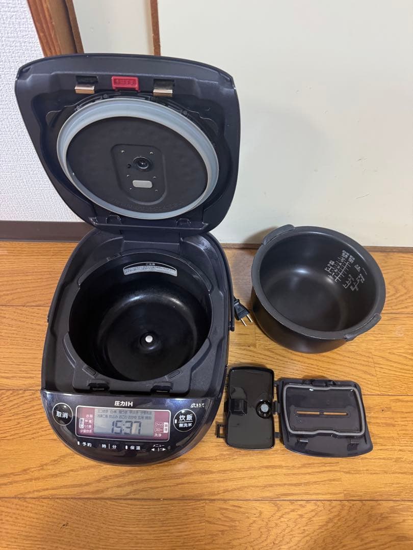 タイガー炊飯器 5.5合炊き JPK-10SC 2022年製