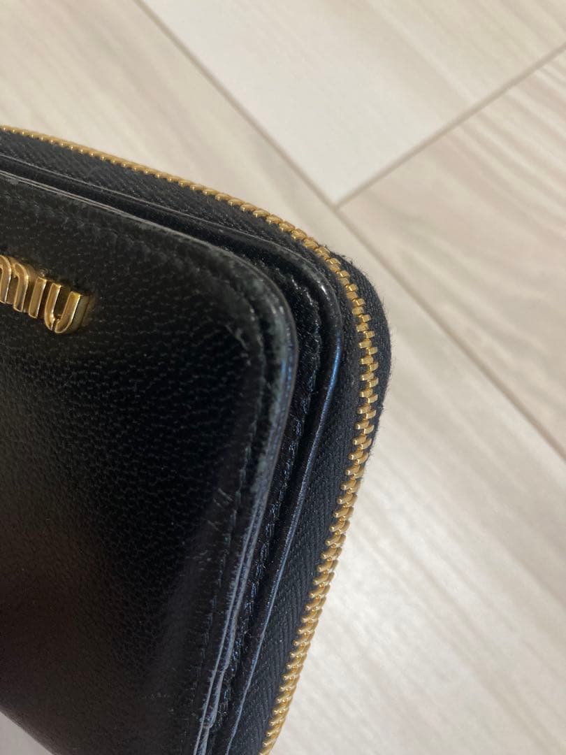 MIU MIU 二つ折り財布 黒 ブラック