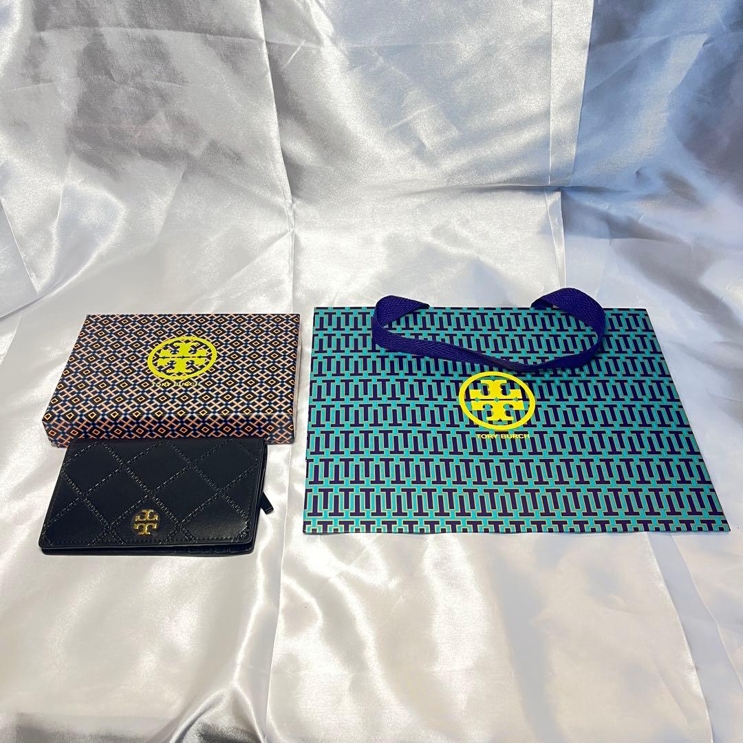 新品 TORY BURCH ブラックキルティング 二つ折り財布 箱＋ショッパー付