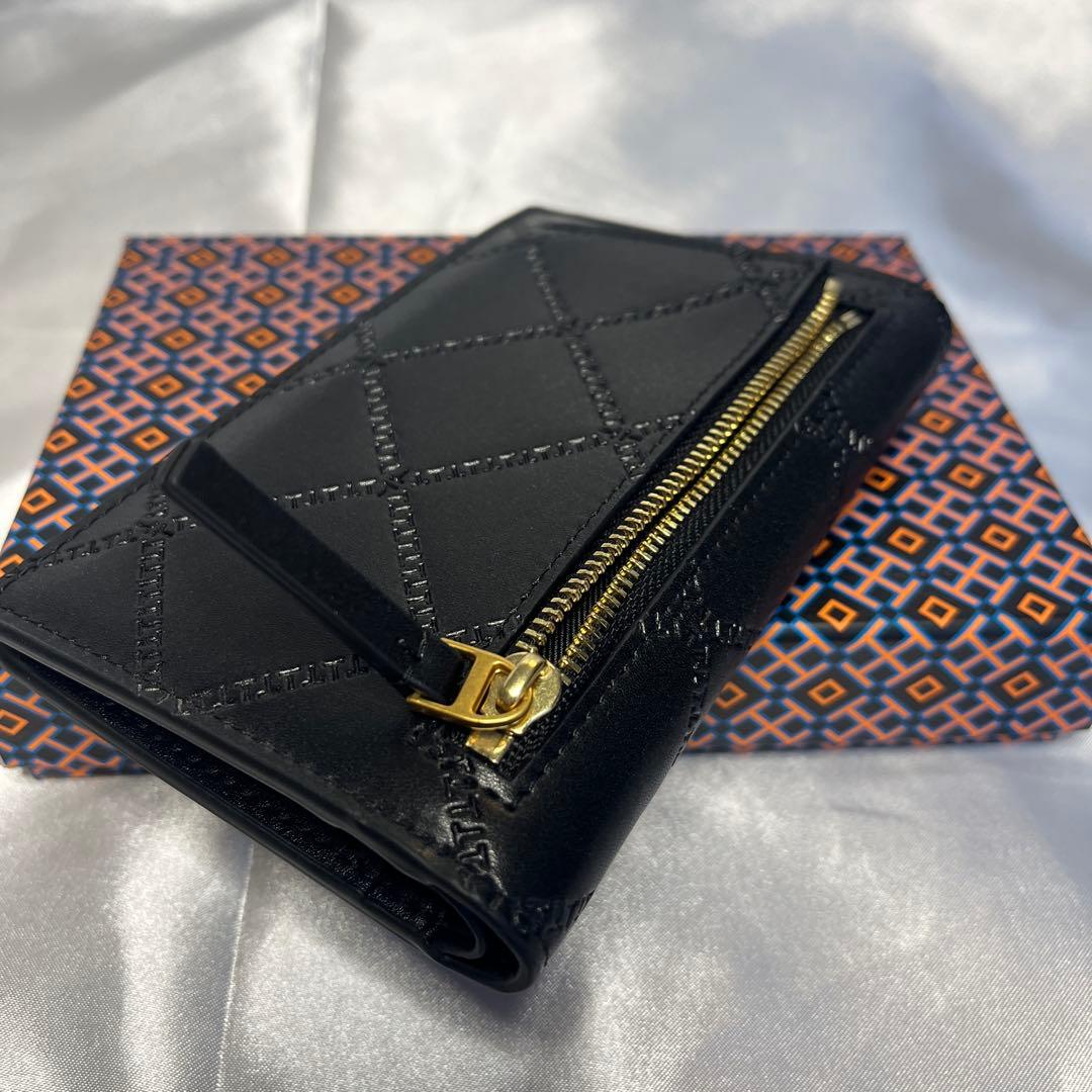 新品 TORY BURCH ブラックキルティング 二つ折り財布 箱＋ショッパー付