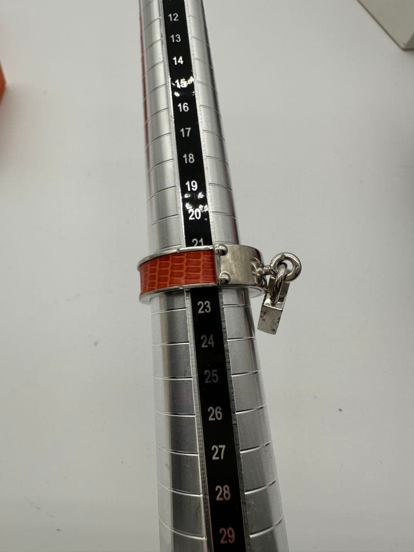 処分値下げ　HERMES オレンジ ロック付きリング