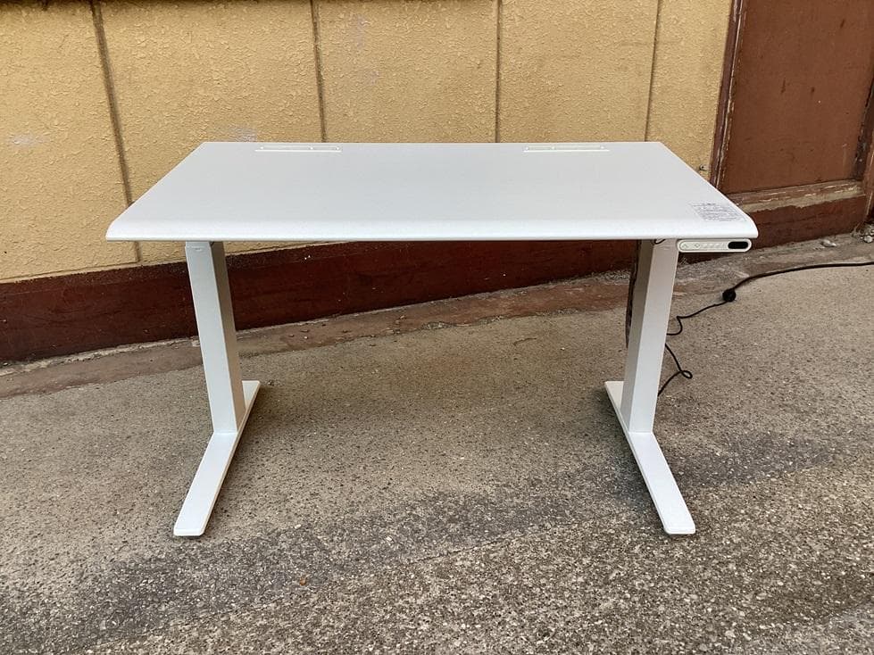 超一流国産メーカー品　定価約１８万　オカムラ　電動昇降デスク　スイフト　学習机