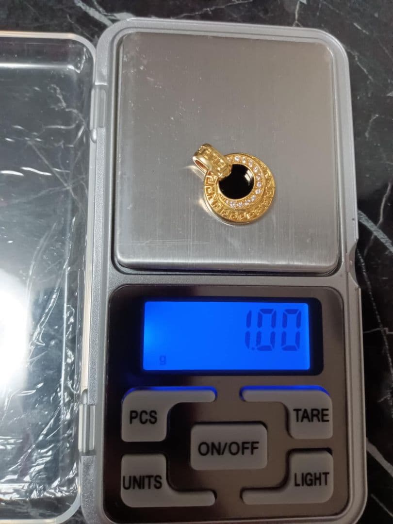 ヴェルサーチVERSACE au750印鑑有りイエローゴールドトップペンダント