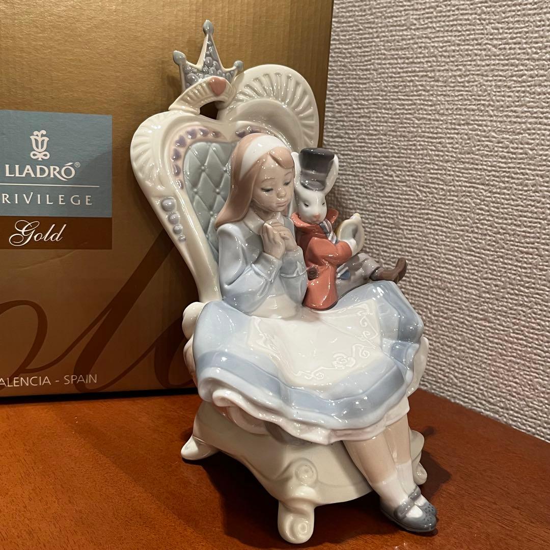 希少　新品　未使用　不思議の国のアリス　リヤドロ　陶器　人形　置物　箱入り