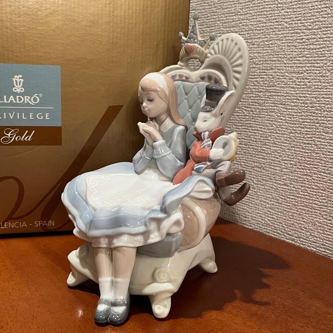 希少　新品　未使用　不思議の国のアリス　リヤドロ　陶器　人形　置物　箱入り