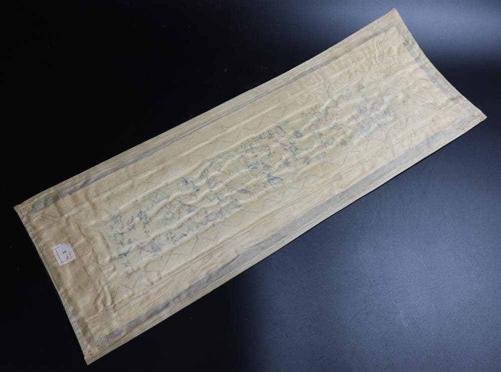 【繍】　★ 額装 庭院仕女図繍片 ★　時代物　亭台 柳樹 刺繍文様　明清織繍