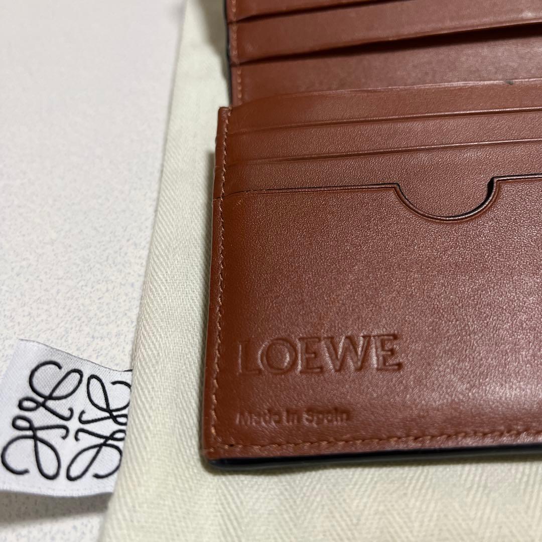 LOEWE ブラウンレザー 折り財布
