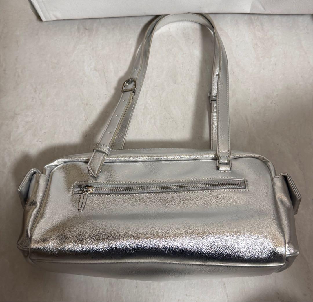 【タグ付き】CHARLES&KEITH マルチポケットショルダーバッグ シルバー