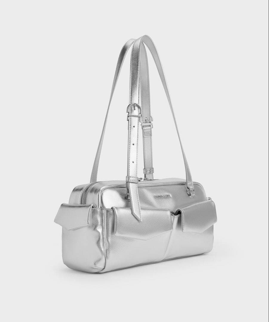 【タグ付き】CHARLES&KEITH マルチポケットショルダーバッグ シルバー