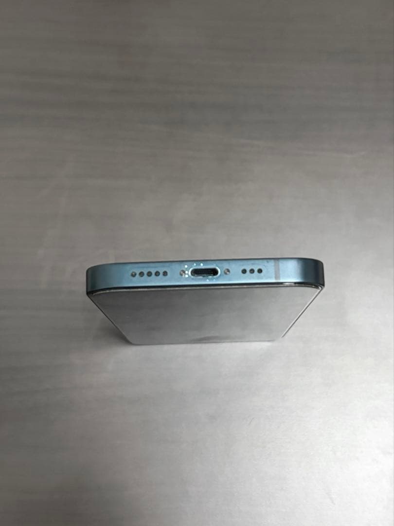 iPhone13 SIMフリー　おまけ2点付き