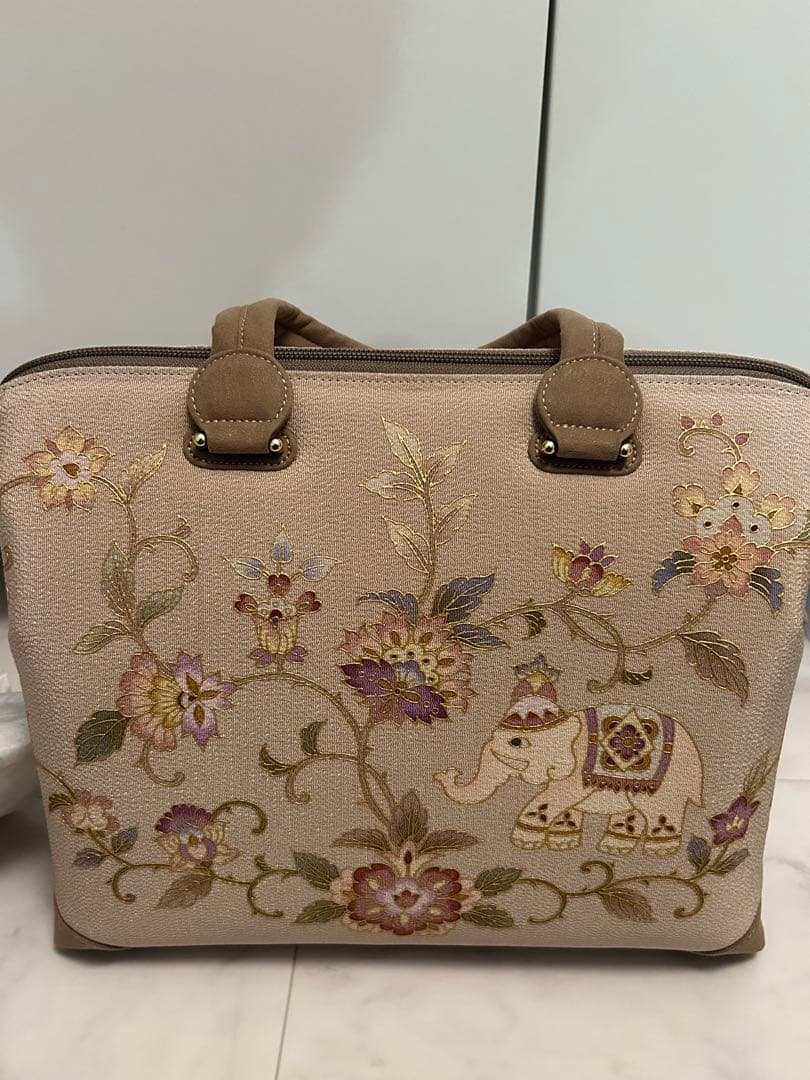 和装バッグ 美品 逸品 OKAJIMA 共箱付　象 花唐草 金彩 正絹 和装小物