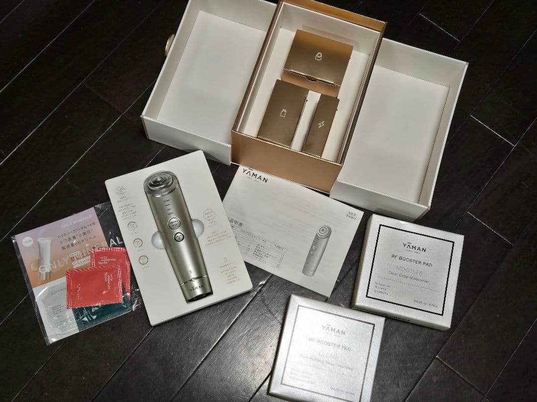 【極美品】ヤーマン フォトプラスシャイニーネオ + ブースターパッド付き