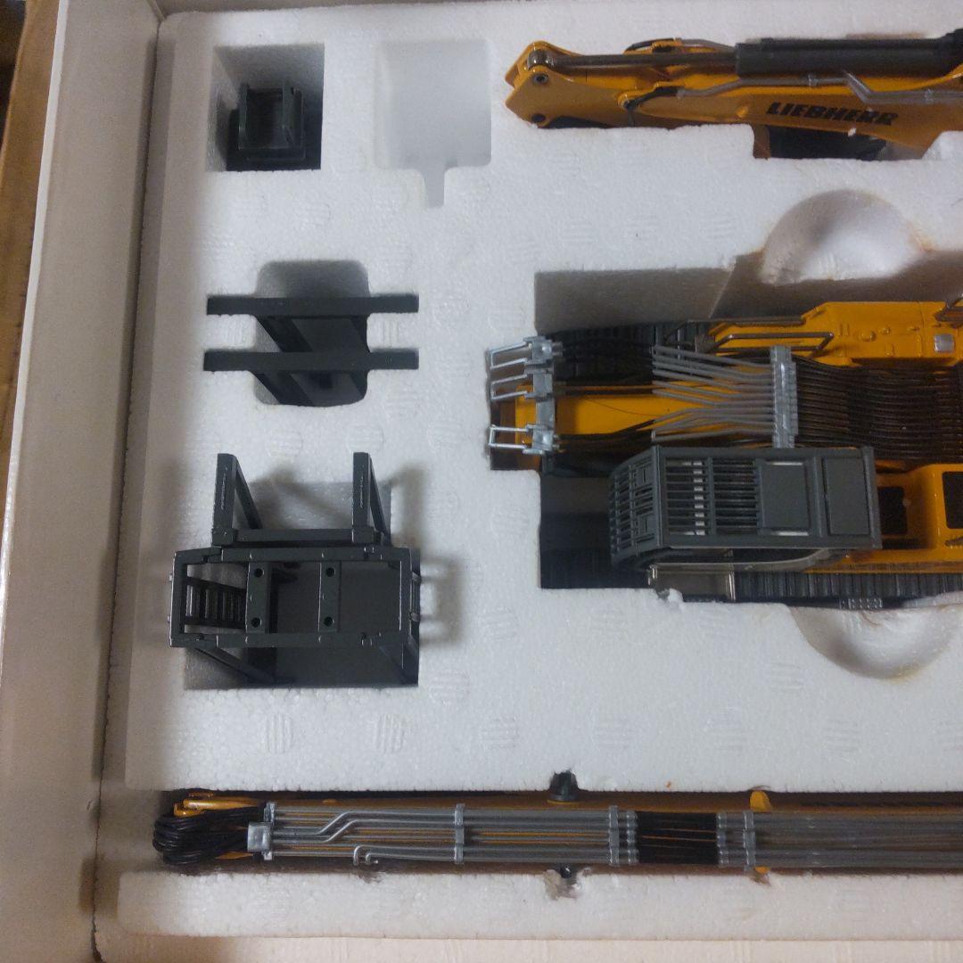 Liebherr R 960 デモリッションエクスカベーター 1:50