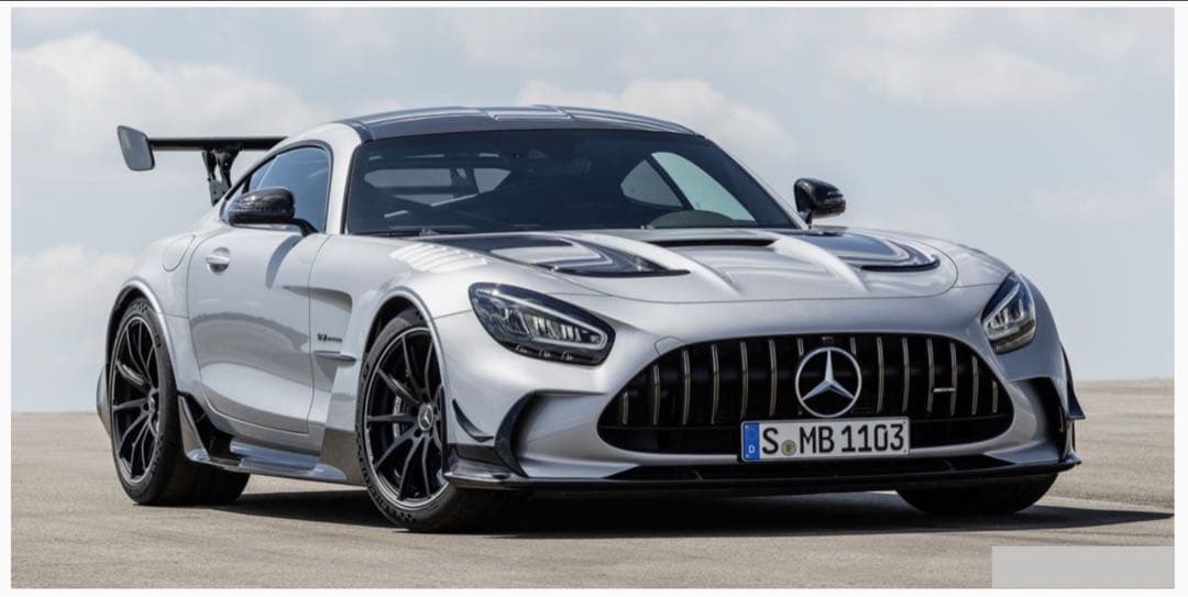 モデルカー　Mercedes AMG GT Black Series 1/18