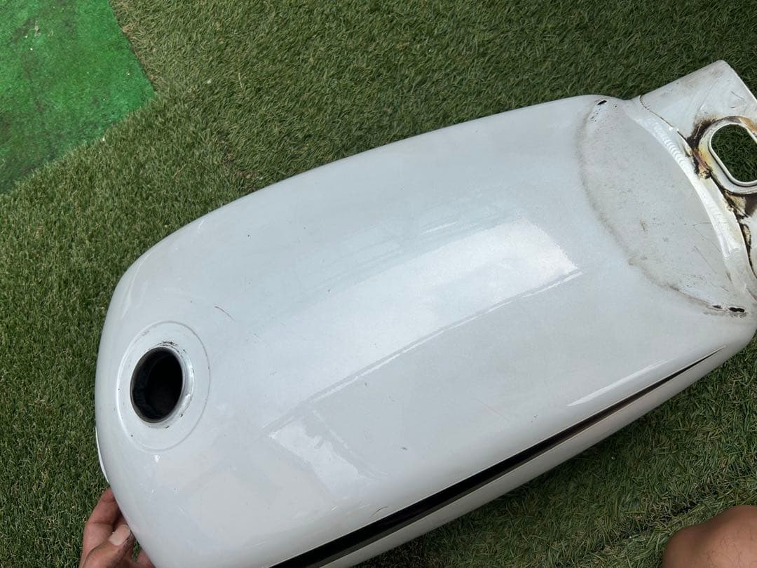 yb125sp タンク　美品　サビ無し