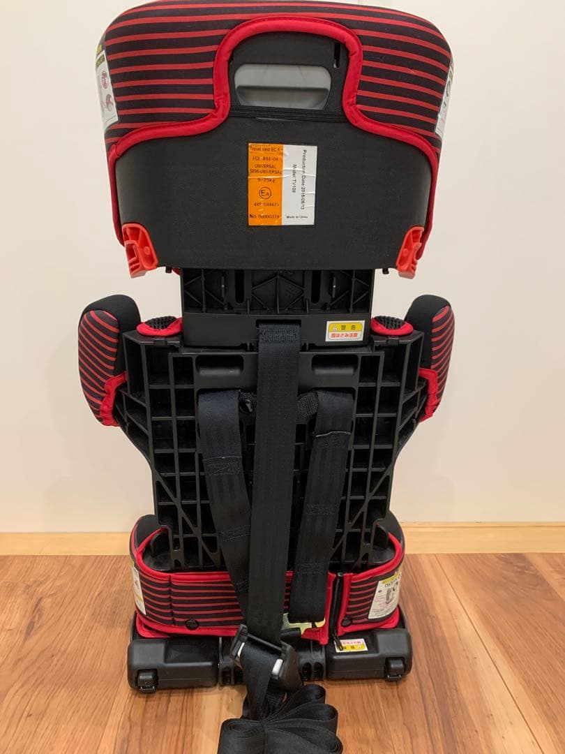 日本育児ジュニアシート ISOFIX 黒/赤