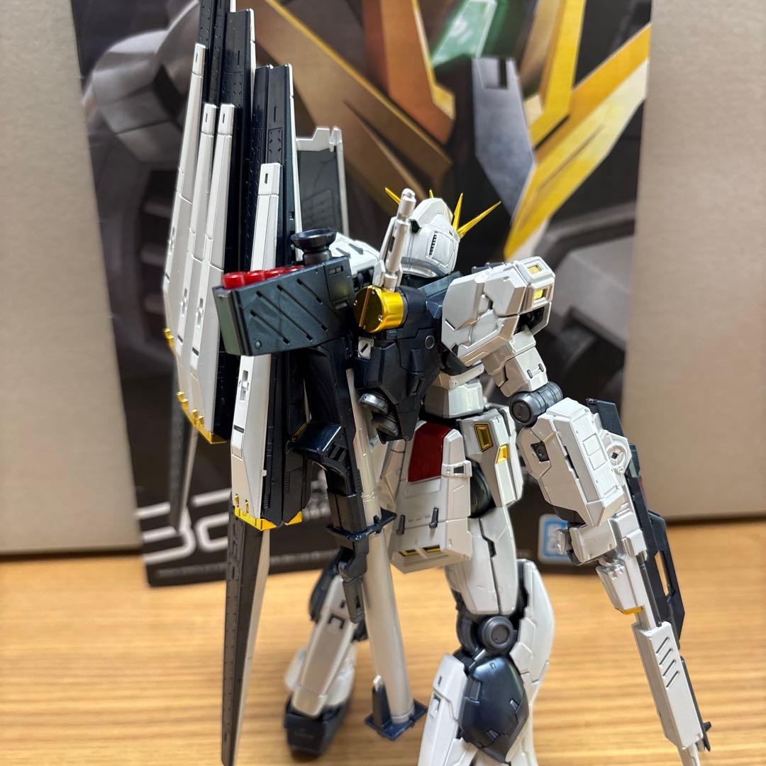 RGνガンダム チタニウムフィニッシュ サザビー スペシャルコーティング 完成品