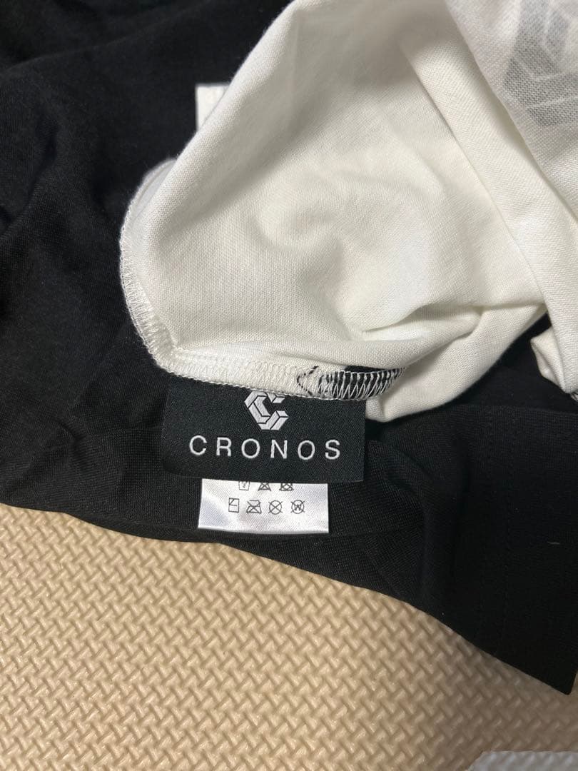 新品未使用　CRONOS ブラック/ホワイト タンクトップ