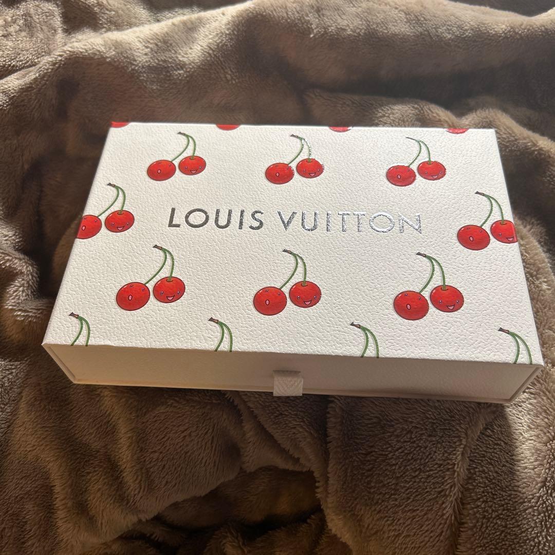 ヴィトン　チェリー　箱　ラッピング