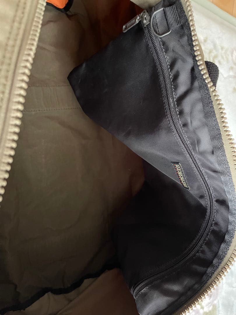 ナパピリ　ボストンバッグ　牛革　約100Ｌ