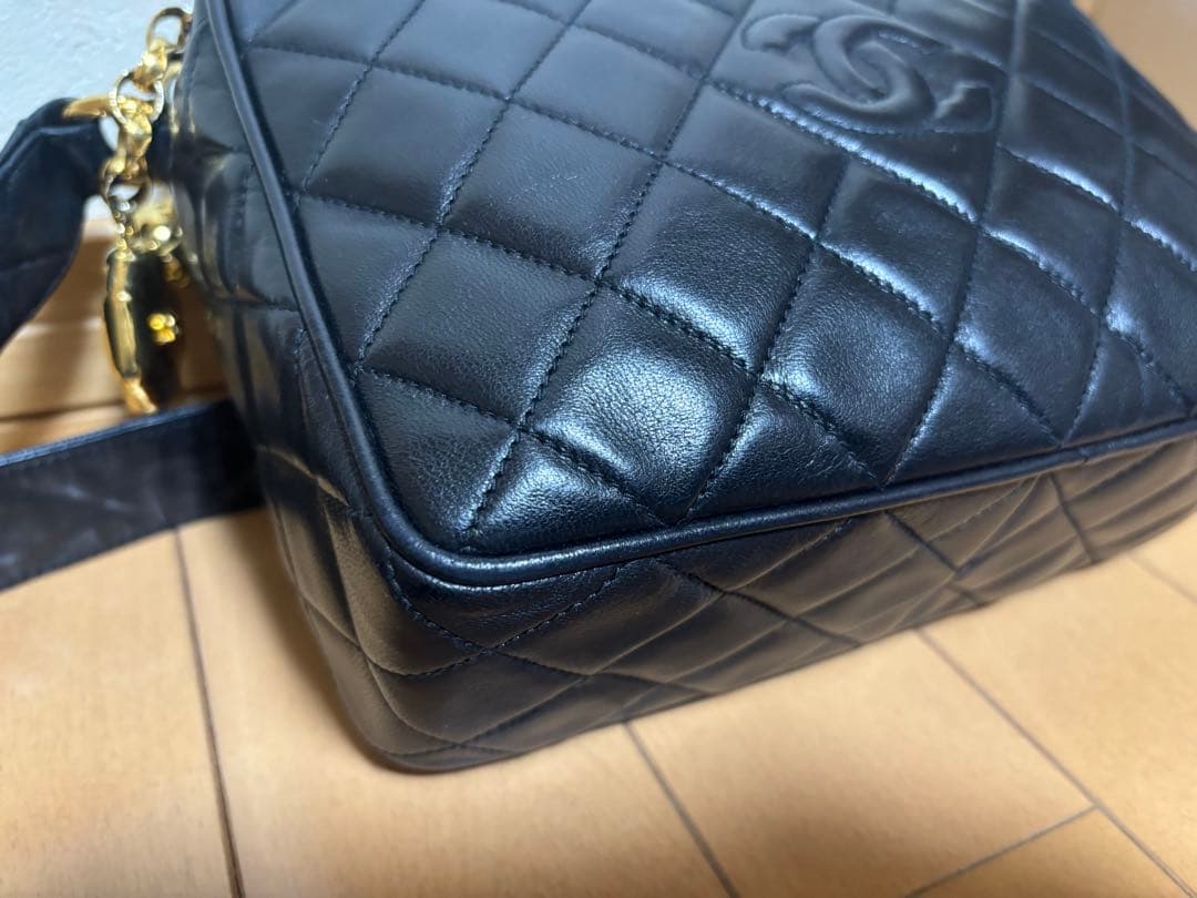 CHANEL ボールチャームショルダーバック　ラムスキン　ココマーク