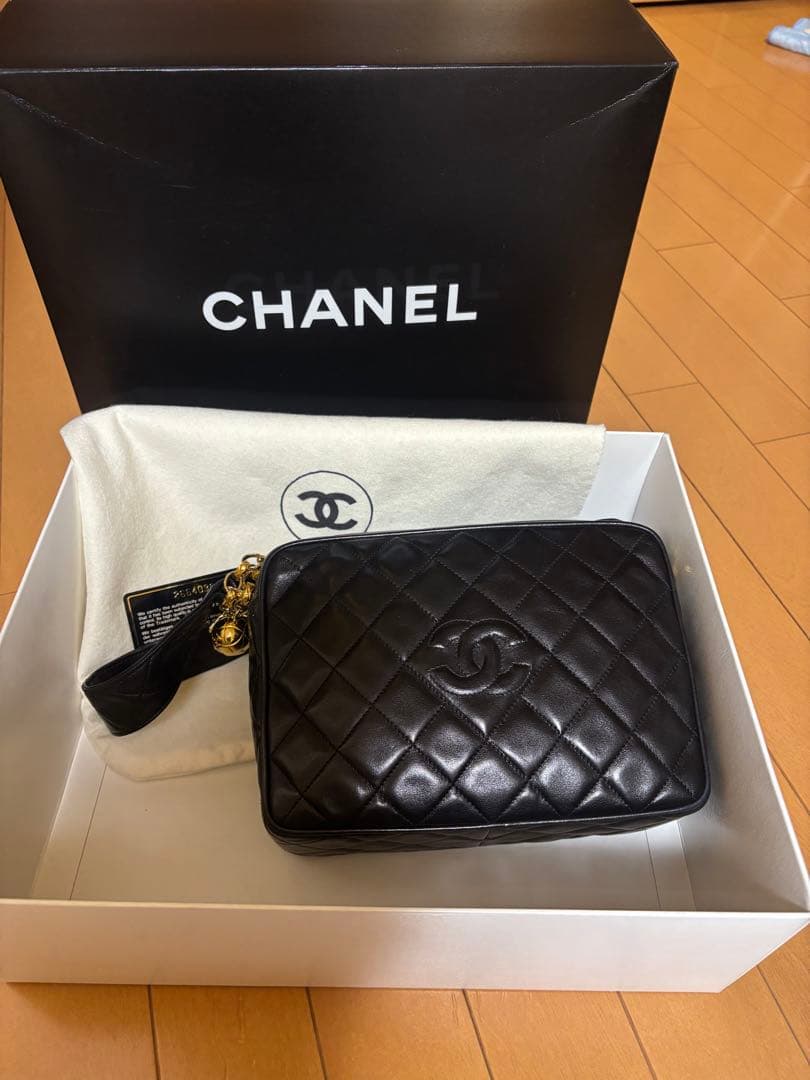 CHANEL ボールチャームショルダーバック　ラムスキン　ココマーク