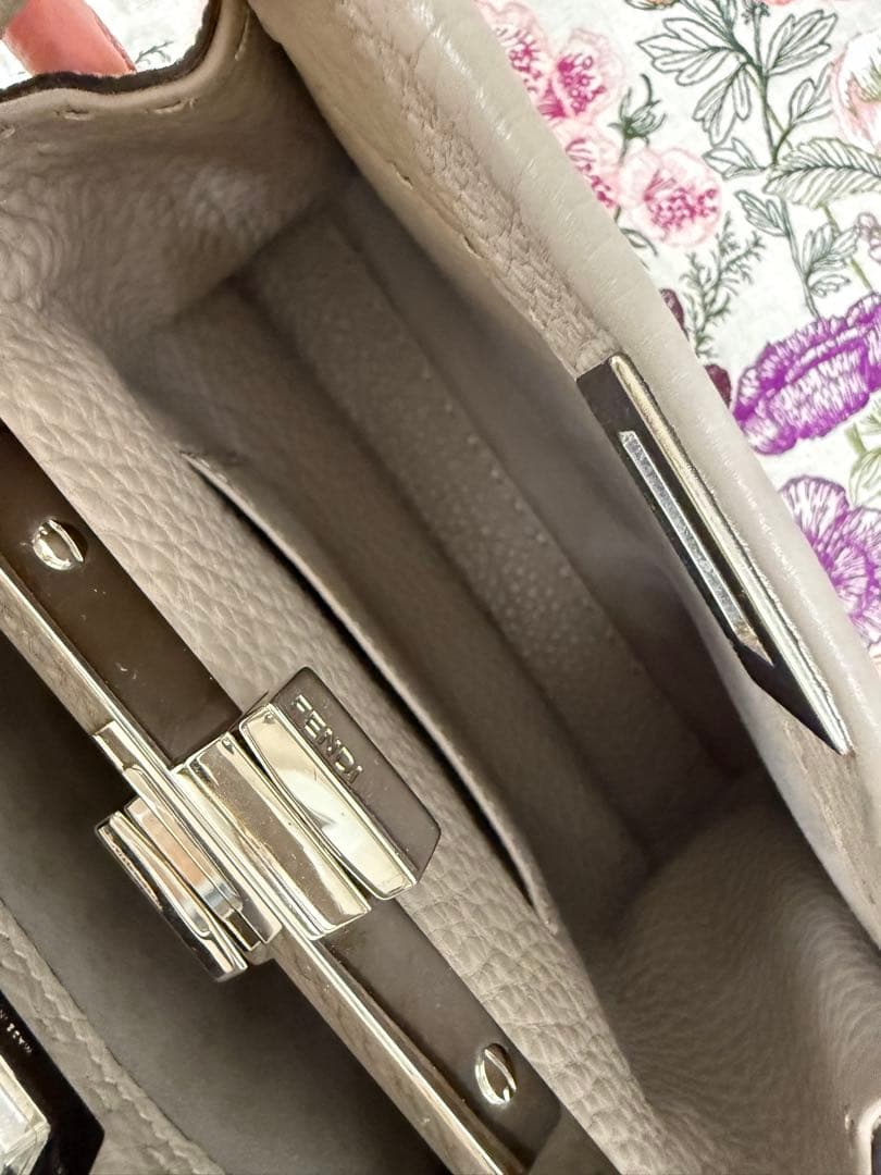 Nanana　FENDI ピーカブー　スモールサイズ　グレージュ