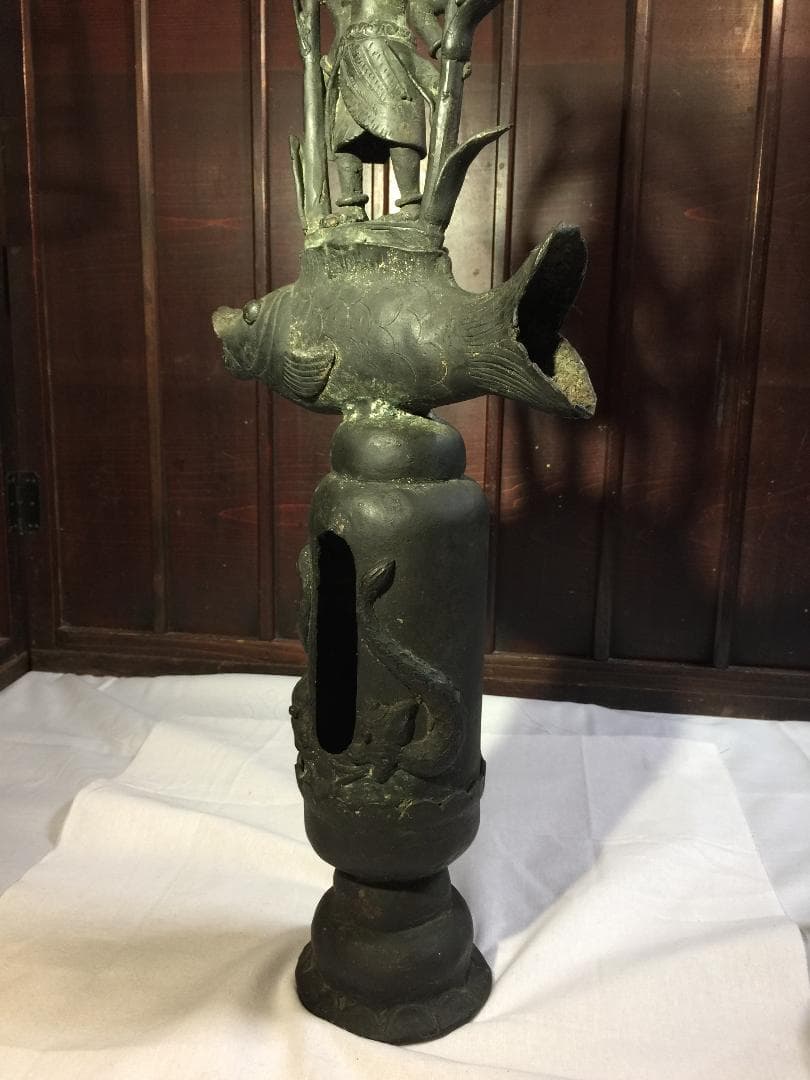 2026年、貴重な大変古い手作りの仏像です。