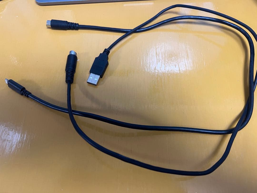 iRig Keys I/O 25 ケーブル2種類