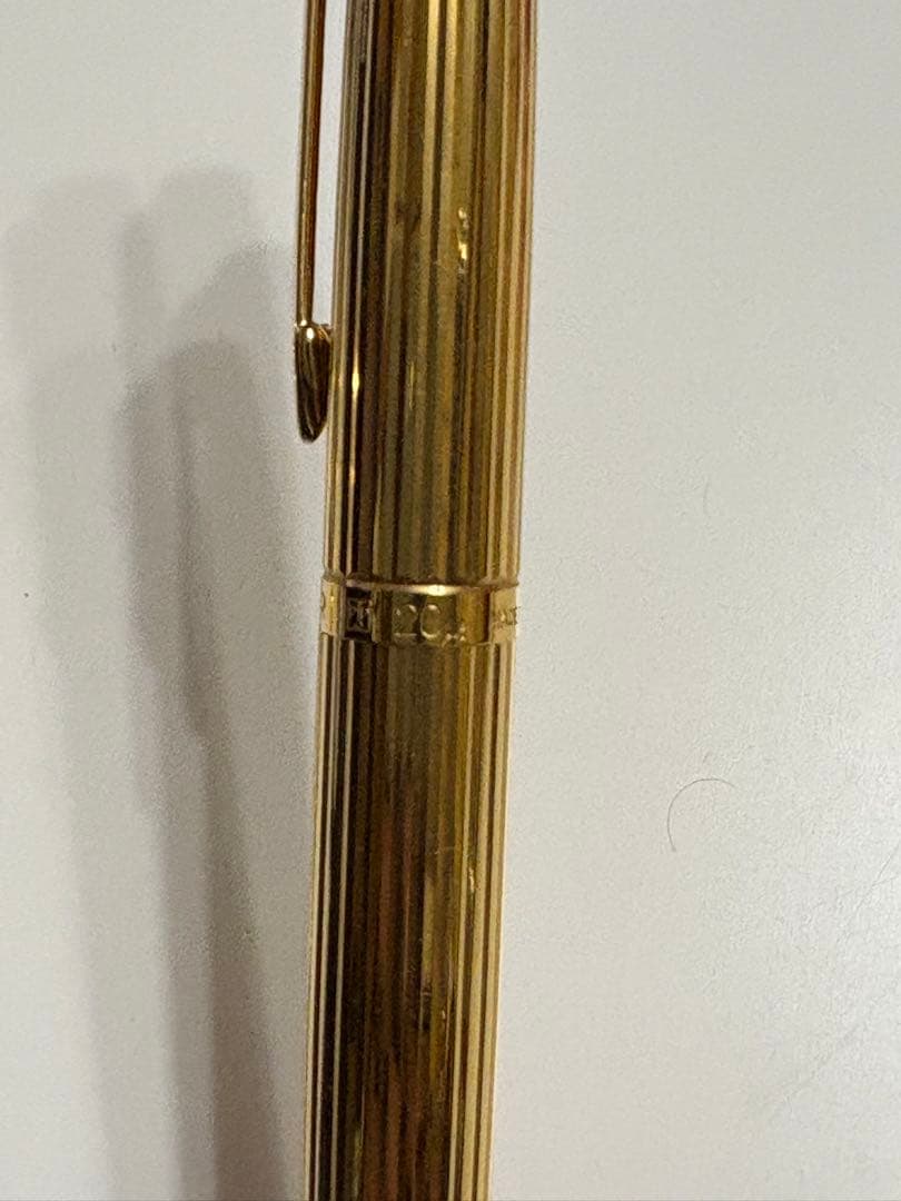 Parkerのゴールドの万年筆とボールペン