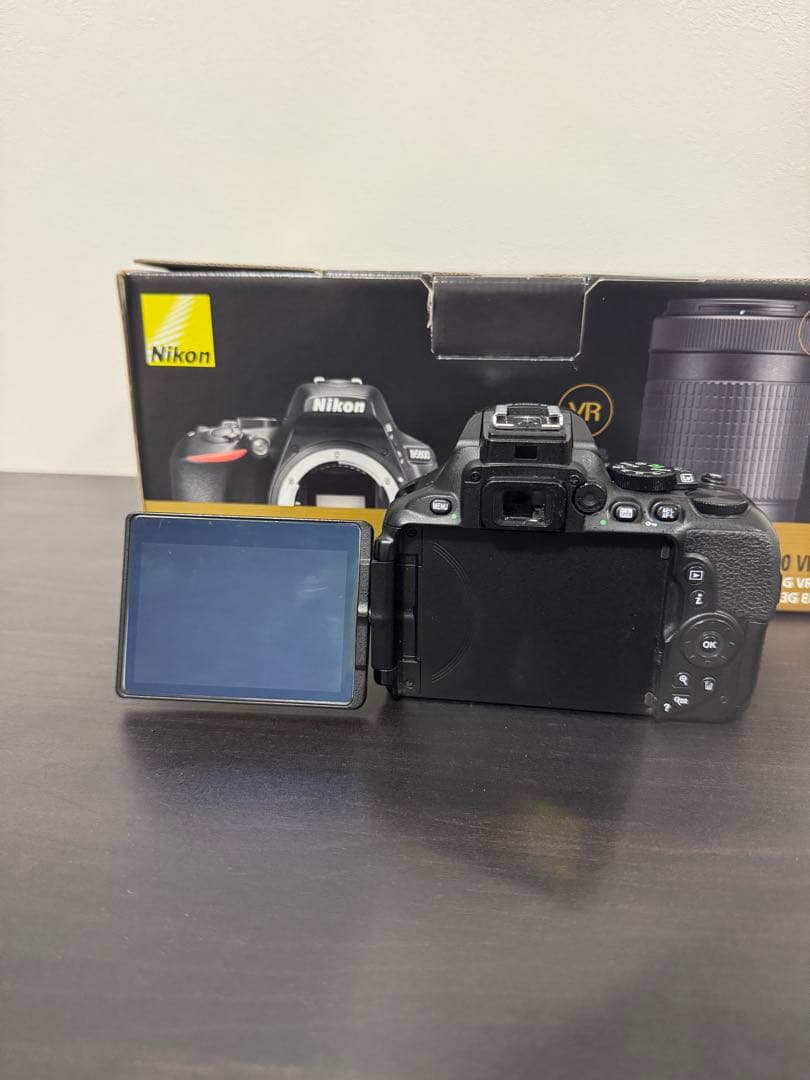 Nikon デジタル一眼レフカメラ D5600ダブルズームキット