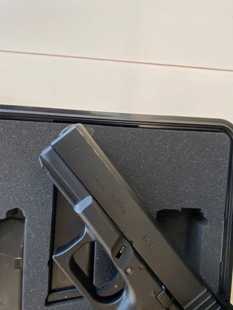 ハードケース&予備マガジン2本付き　東京マルイGLOCK19ガスガン❗️