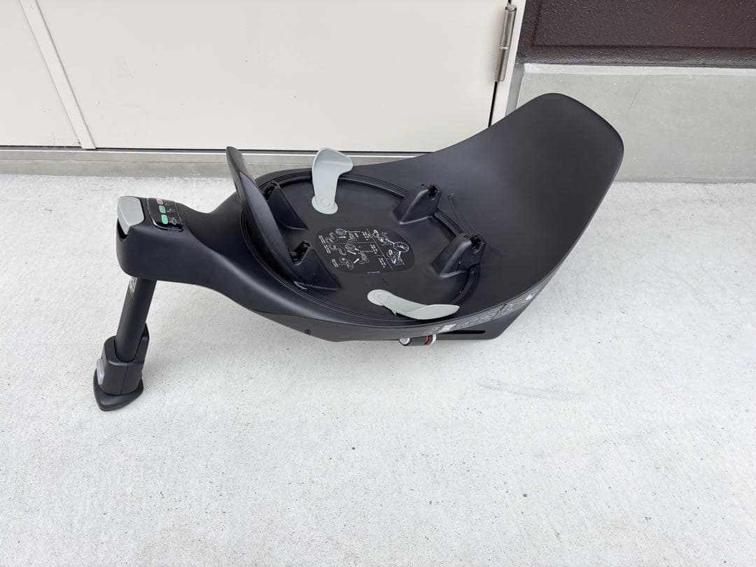 Cybex baseT ブラック チャイルドシート