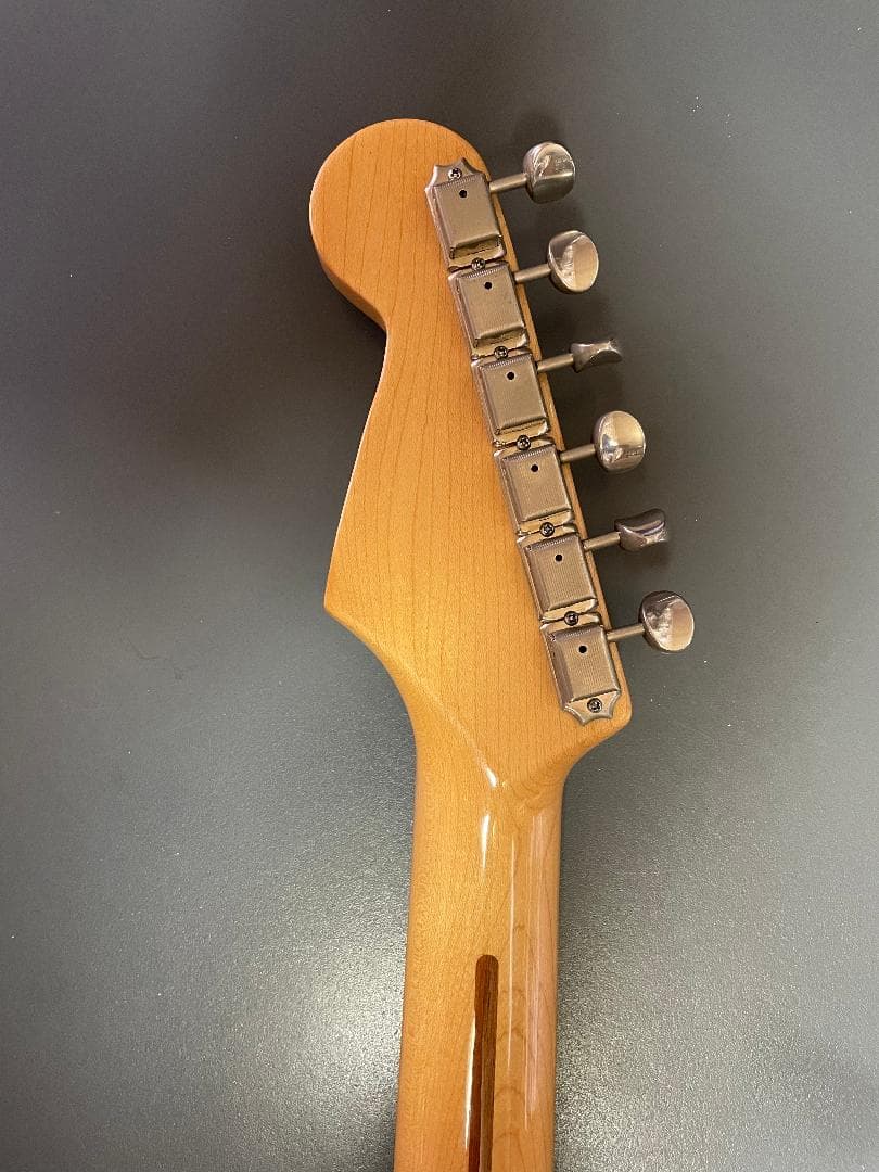 MADE IN JAPAN ストラトタイプ FENDERではありません