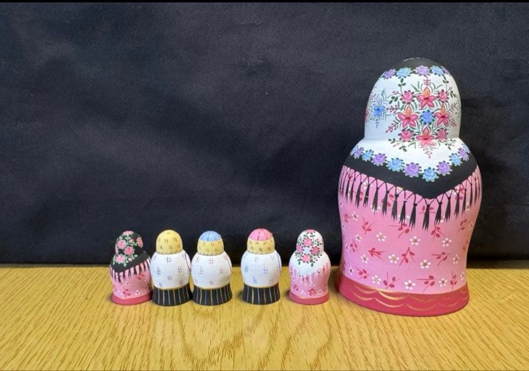 新品　ロシア　アーティスト　ダリア　ミッチィナ作品。マトリョーシカ。6体。